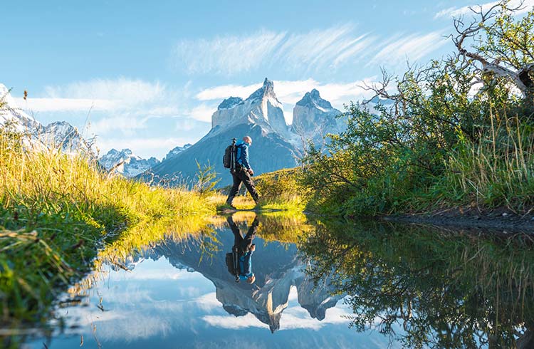 Stay Safe While Hiking Solo: 4 Important Safety Tips